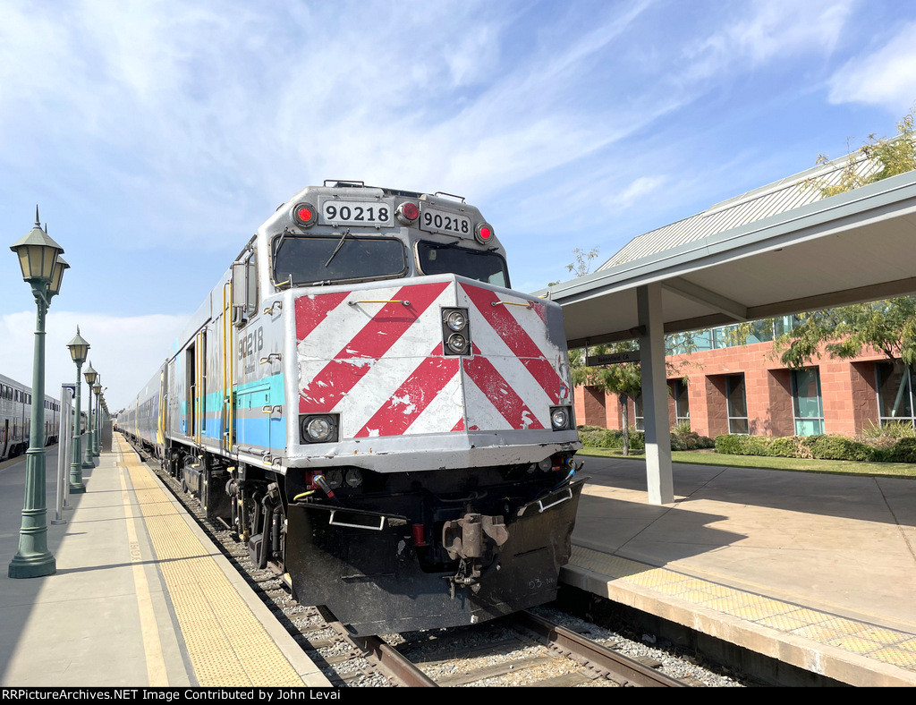 Amtrak Train # 702 with the Siemens Venture cars plus Caltrans F40 cabbage car on the south end at BFD 